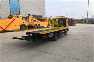 阿坝非事故拖车