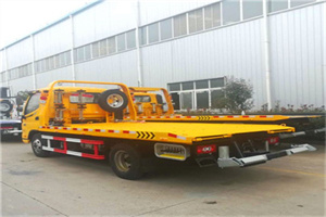 阿坝附近拖车救援搭电