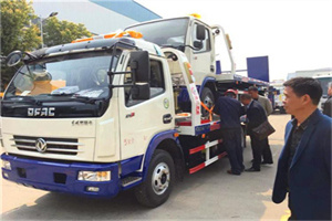 阿坝汽车道路救援拖车价格
